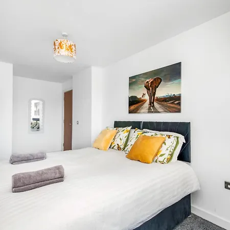 The Waterside Retreat At Montague - Centre - Riverside Living - Views - Sleeps 4 - Balcony - Free Wi-fi Appartamento Leeds (West Yorkshire)