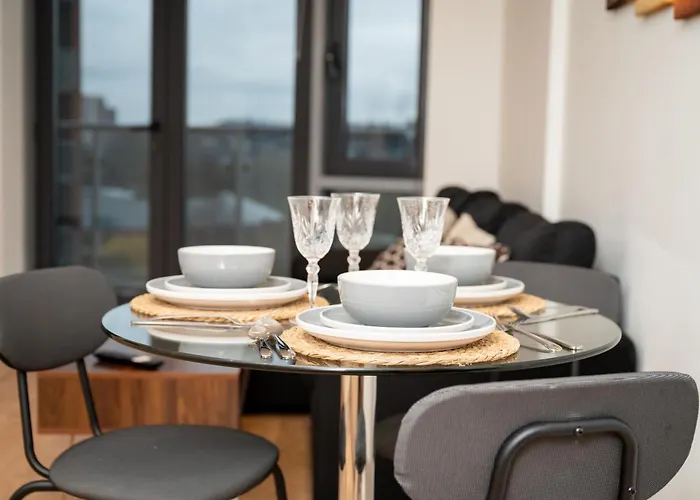 The Waterside Retreat At Montague - Centre - Riverside Living - Views - Sleeps 3 - Balcony - Free Wi-fi Apartamento Leeds (West Yorkshire)